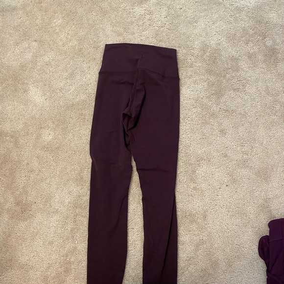 Lululemon leggings with pockets - Picture 4 of 7